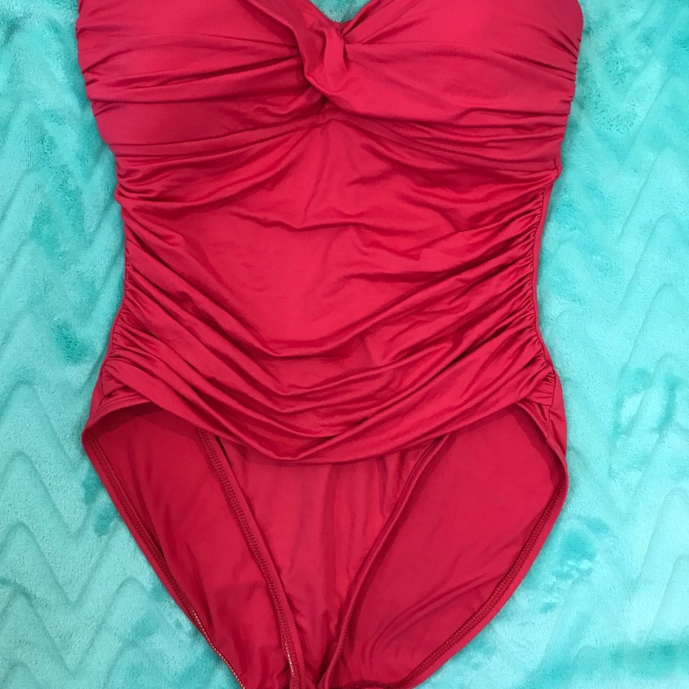 🔥 La Blanca 10 women’s slimming one piece